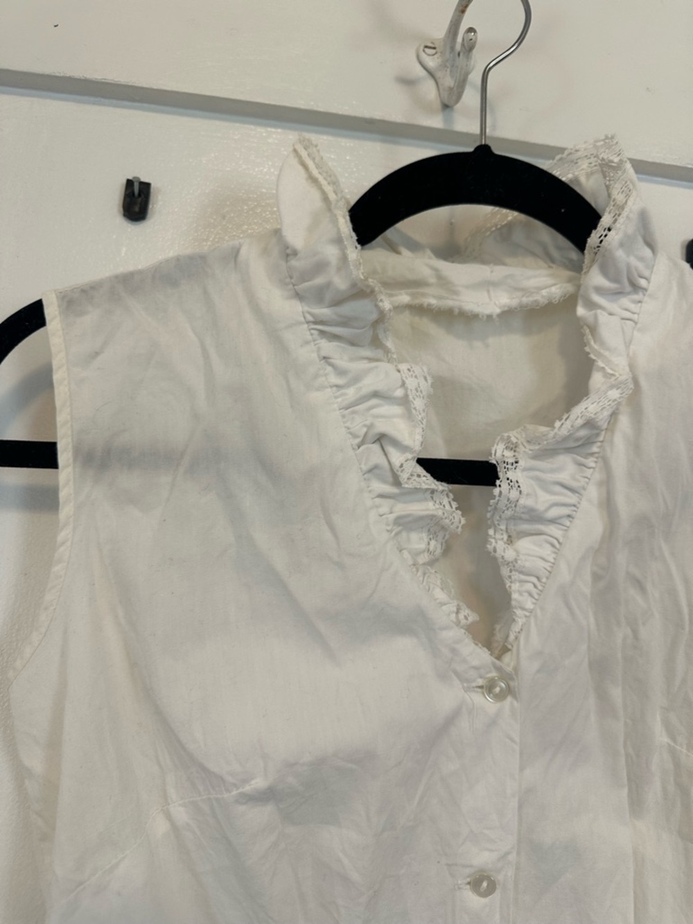 White Ruffled Sleeveless Button-Front Top - Picture 3 of 4